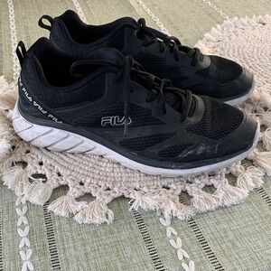 Men’s 10.5 Fila Black Athletic Sneakers